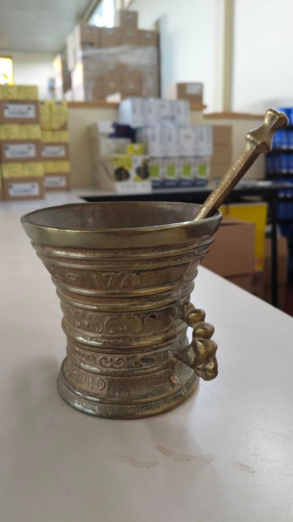 Bronzen Antieke vijzel met stamper, Ophalen