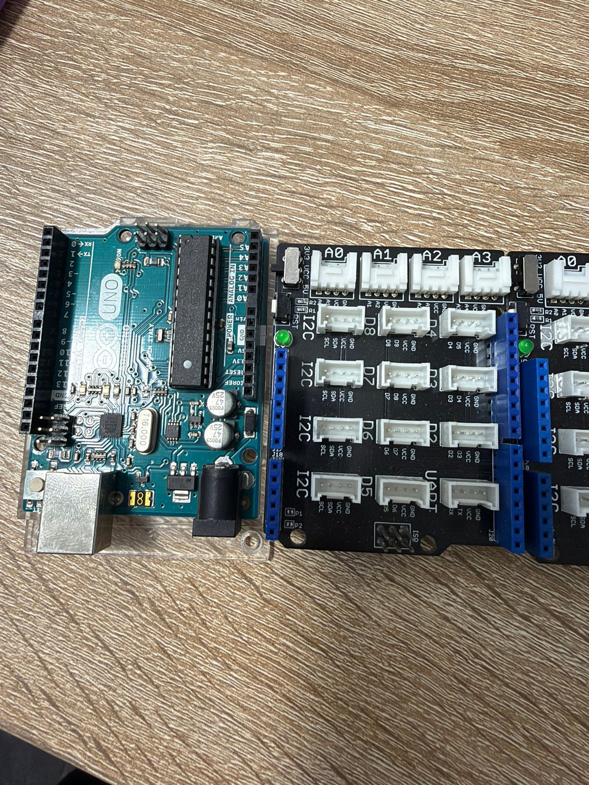 2x Originele Arduino Uno R3 + Sensor Shields, Ophalen of Verzenden, Zo goed als nieuw
