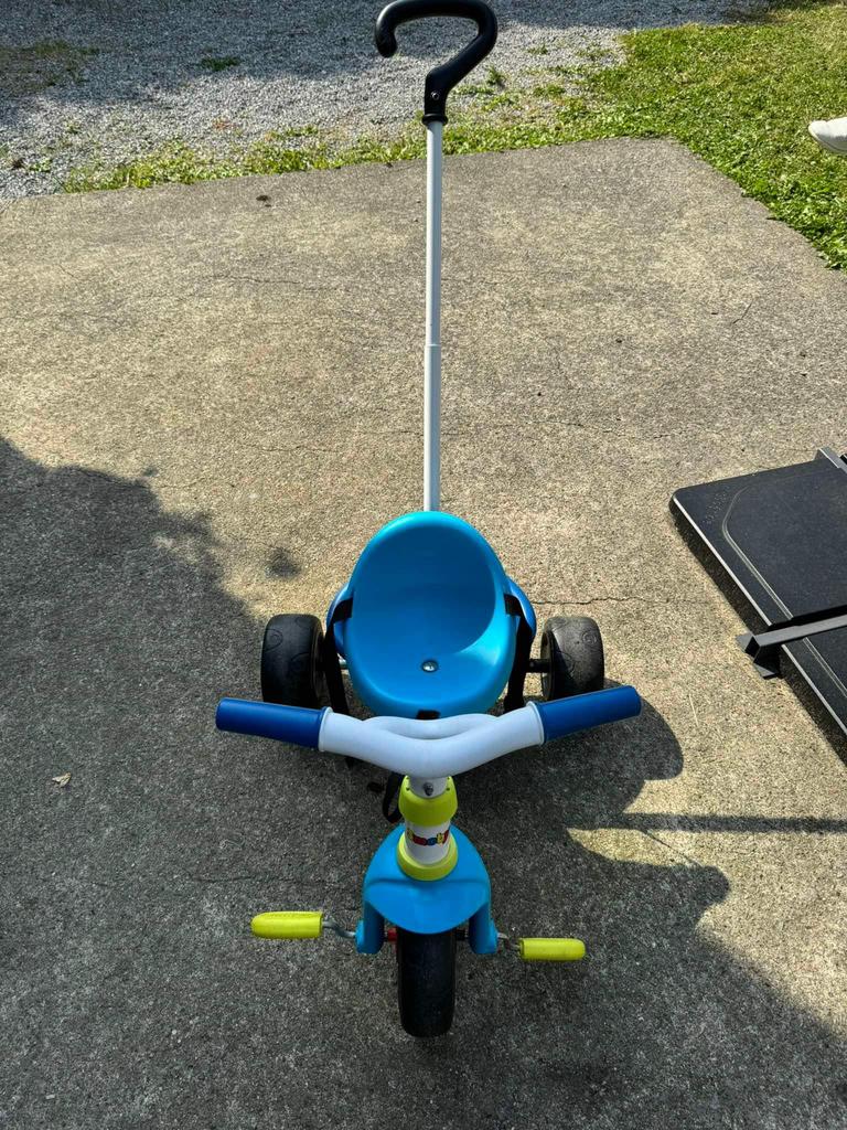 Vélo enfant tricycles, il est comme nouveau, Ophalen, Zo goed als nieuw