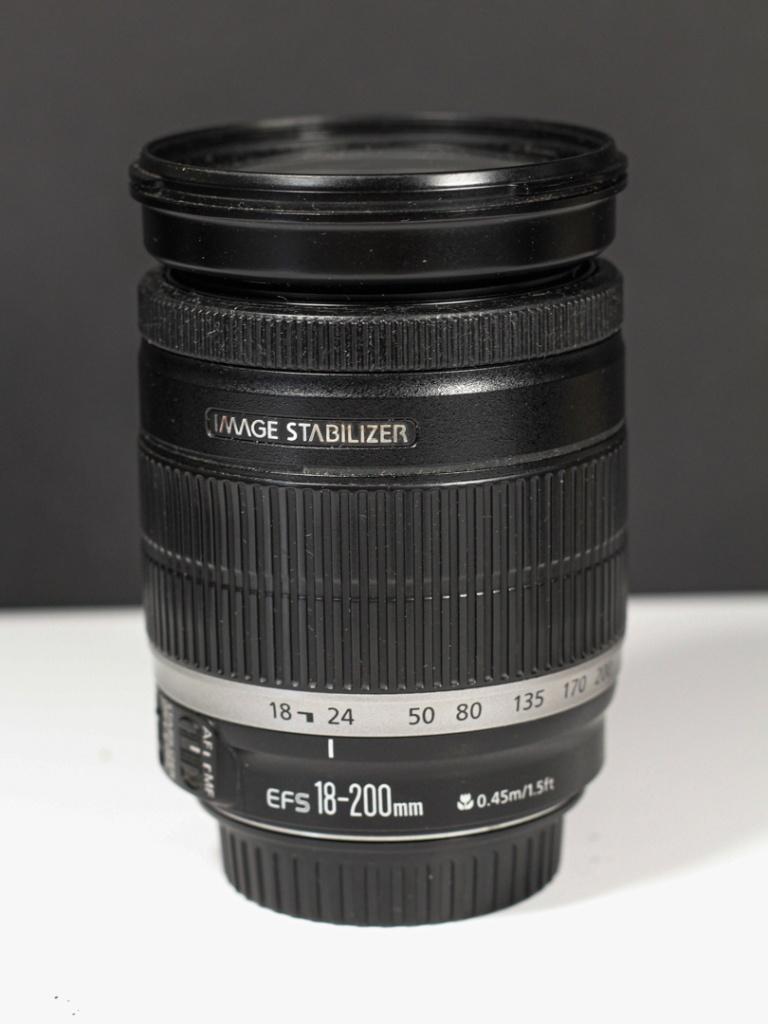 canon efs 18-200 IS état impeccable, Enlèvement, Comme neuf, Zoom