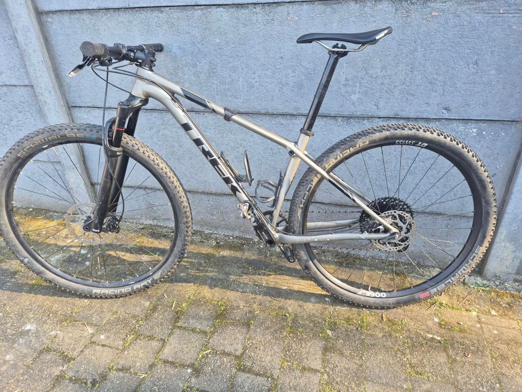 Trek Procaliber, Enlèvement, Trek