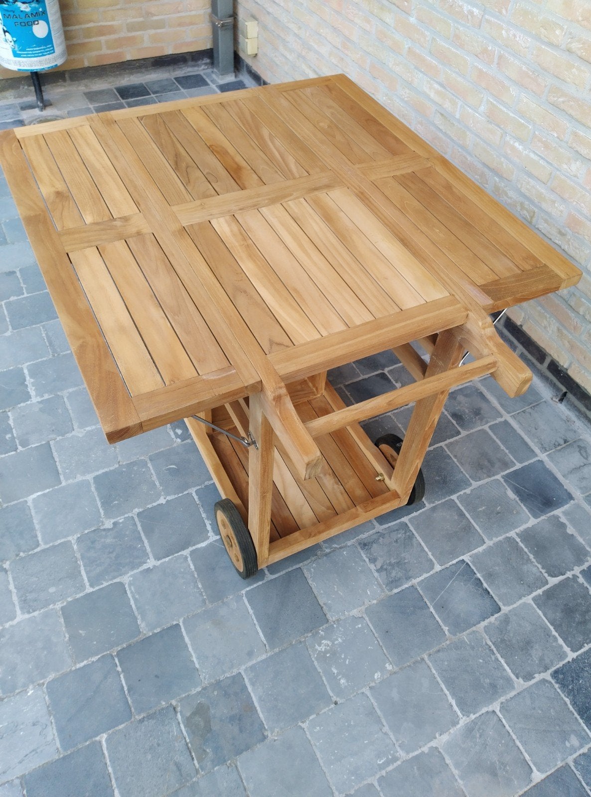 BBQ tafel, Tuin en Terras, Ophalen, Zo goed als nieuw