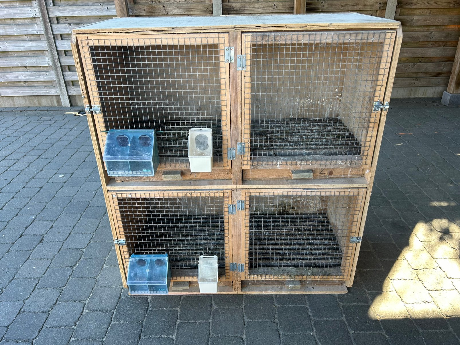 Dubbele Kweekbox, Dieren en Toebehoren