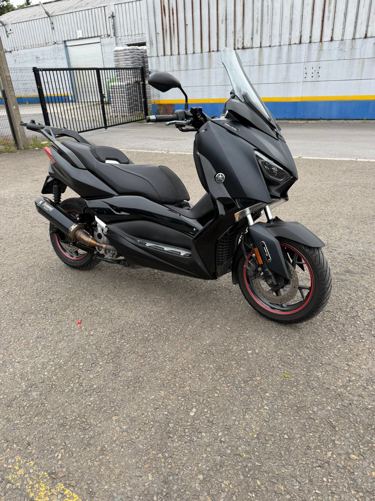 Yamaha xmax 300 ironmax, Vélos & Vélomoteurs, Scooters | Yamaha, Enlèvement, Comme neuf
