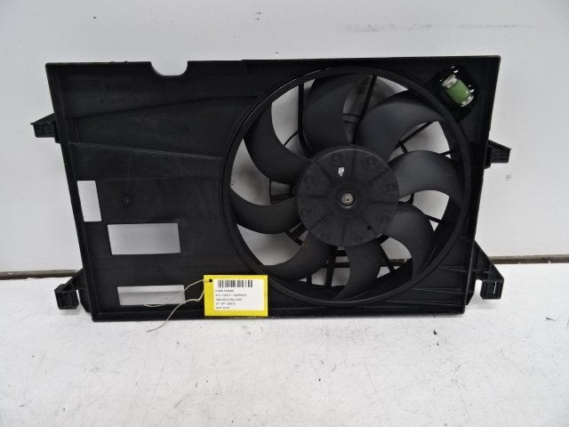 VENTILATEUR RADIATEUR MOTEUR Ford Fusion (556H8C607BF), Utilisé, Ford