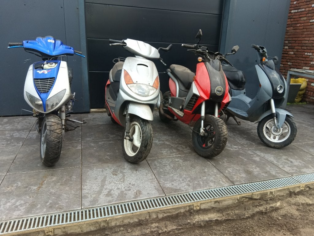 4 x Peugeot scooter voor opmaak, Ophalen of Verzenden, Gebruikt, Benzine, Ludix