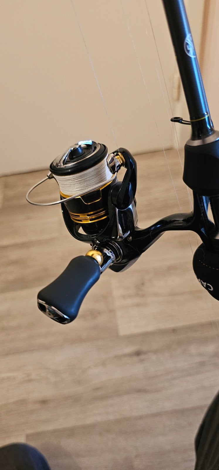 LMAB La Moustique 2,25 m (4-14 g) + Daiwa Legalis 1000 molen, Ophalen, Zo goed als nieuw, Complete set