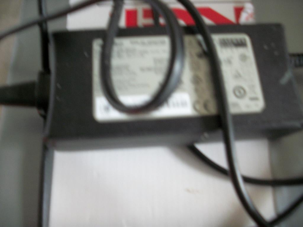 Voedingen, laders, transfo vooral 12V en 5V met aansluiting, Ophalen, Zo goed als nieuw
