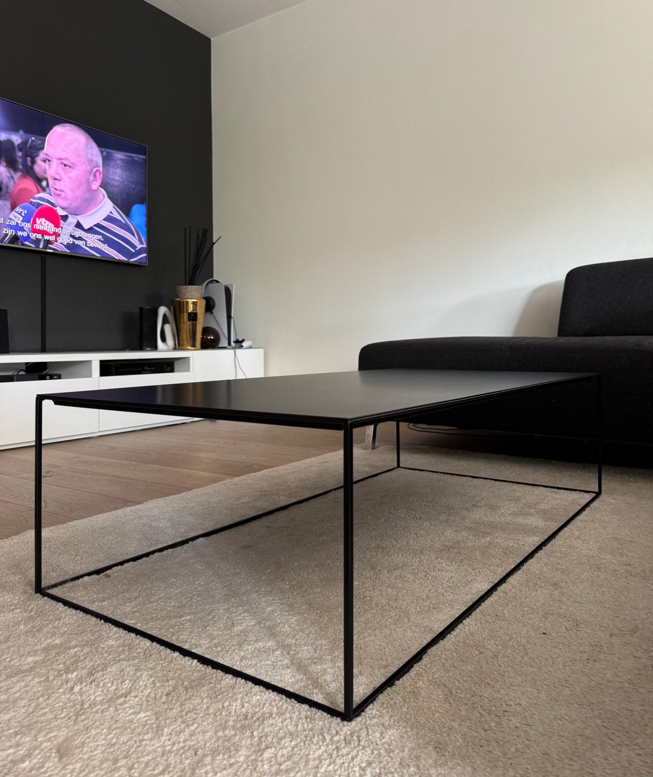 Mat zwarte metalen salontafel, Huis en Inrichting, Tafels | Salontafels, Ophalen, Gebruikt, 100 tot 150 cm, Modern, strak design