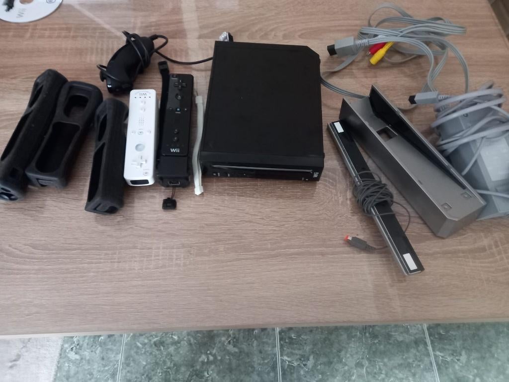 Console Nintendo Wii Noir + 7 jeux + 2 manette ++++ impecc, Enlèvement ou Envoi, Utilisé, Avec 2 manettes, Avec jeux