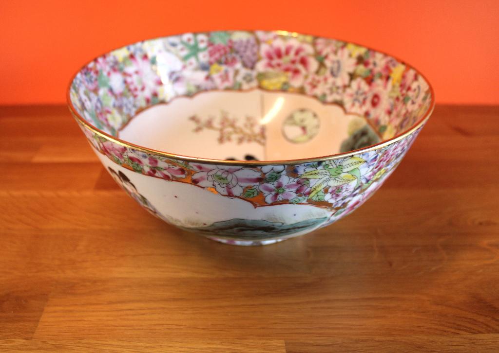 Chinese schotel/schaal Famille Rose 'Wan Hua Bu, Antiek en Kunst, Ophalen of Verzenden