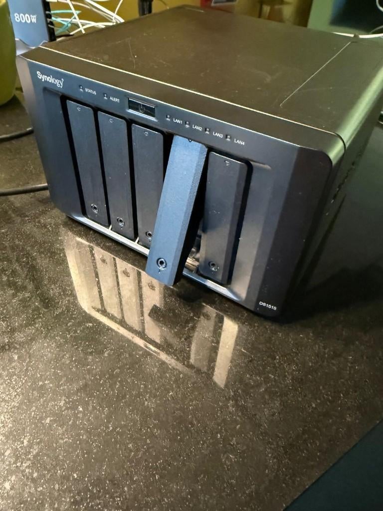 Synology DS1515, Enlèvement ou Envoi, Utilisé