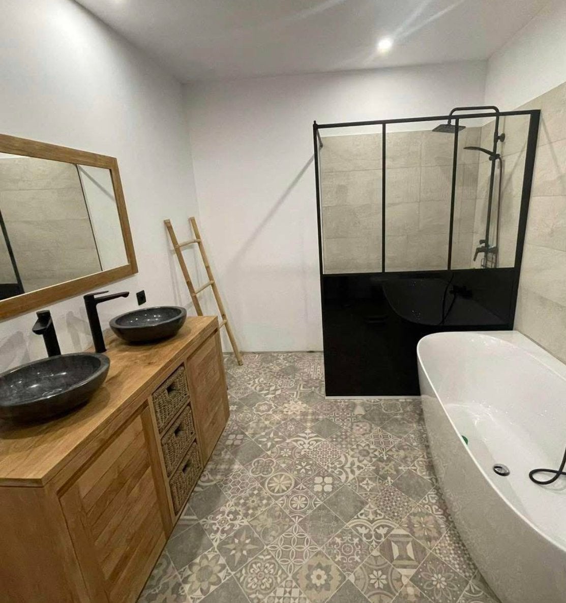 #Entrepreneur tout #travaux de %rénovation 0494233901, Enlèvement ou Envoi