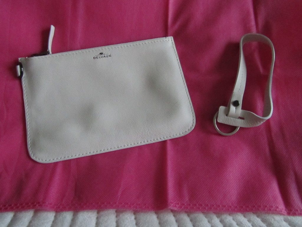 DELVAUX Portemonnee, etui en sleutelhanger met logo, Verzenden