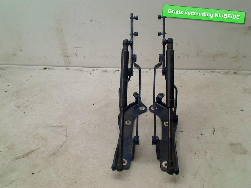 CHARNIERE DE COFFRE set 500C / 595C / 695C (51859965), Taurusavenue 1
2132 LS  Hoofddorp, NL, Webaccessibility@stellantis.com