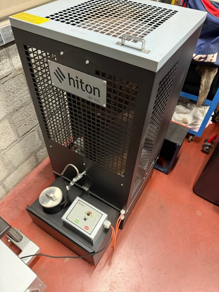 Olieverwarming Hiton HP 105 29 kw, nieuwstaat, Maison & Meubles, Poêles, Autres carburants, Comme neuf, Enlèvement, Réchauffeur d'huile