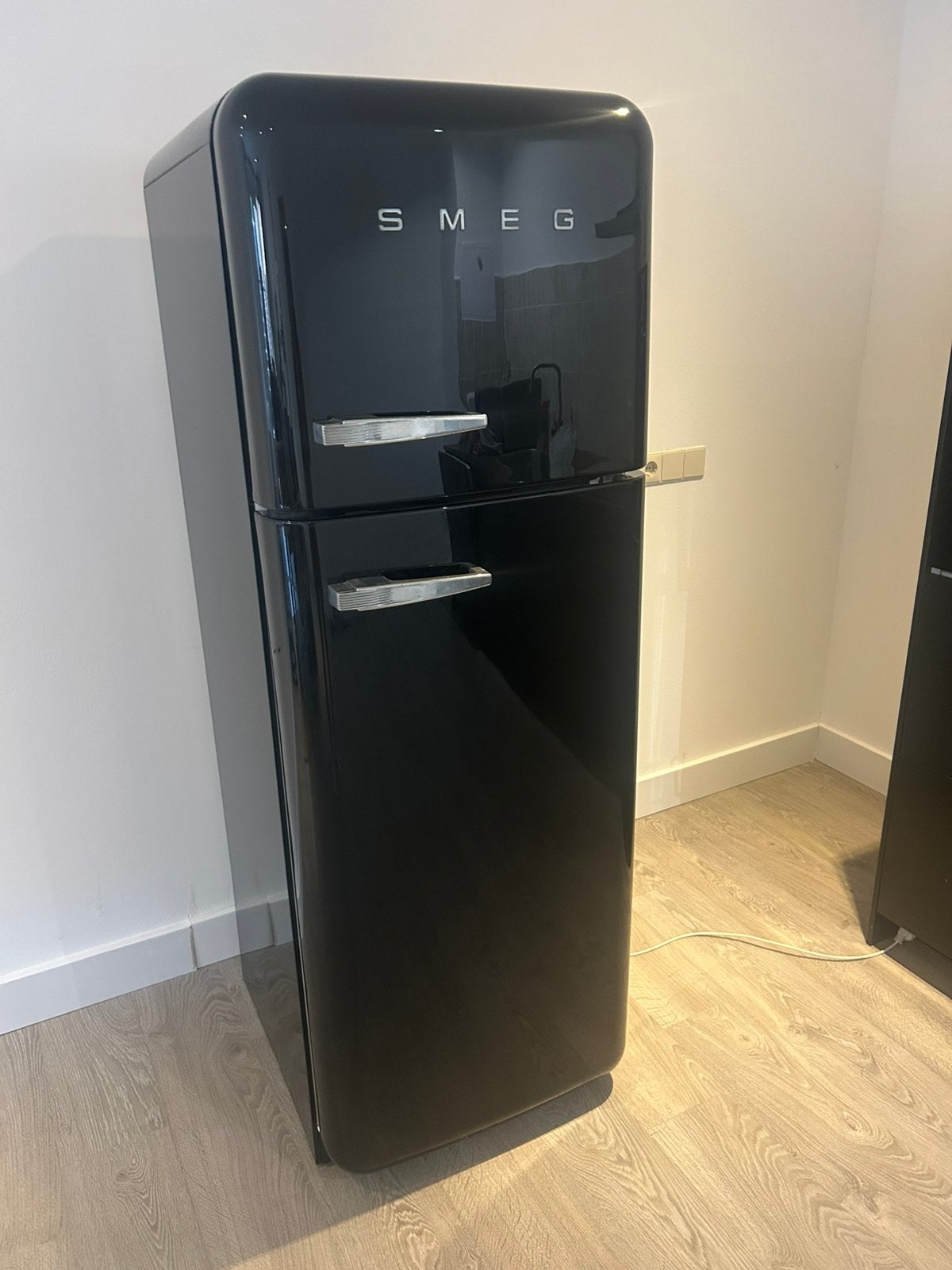 Réfrigérateur et congélateur Smeg noir, Electroménager, Enlèvement, Utilisé, Avec compartiment congélateur