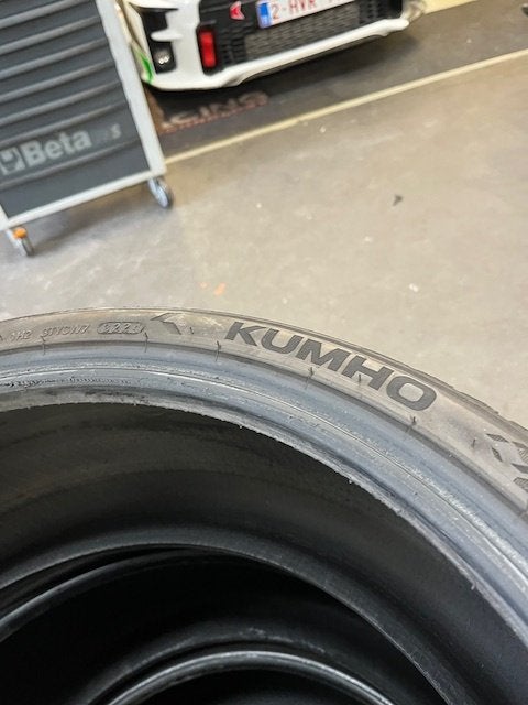 2 Pneus 4 saisons marque Kumho 205/35 R20 99V, 4 Saisons, Véhicule de tourisme, Pneu(s), Enlèvement