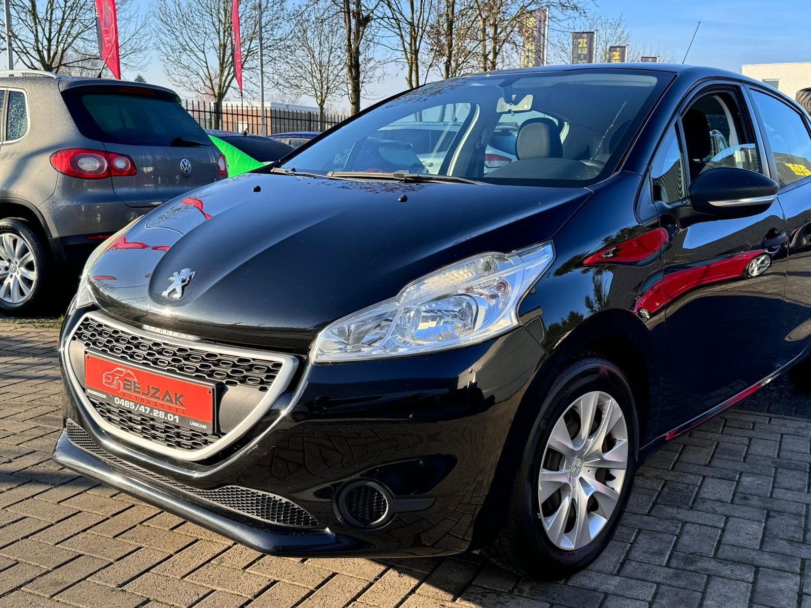 Peugeot 208 1.2i 2013 148.000km goede staat, Auto's, Euro 5, Handgeschakeld, https://public.car-pass.be/vhr/1d786841-ed64-4504-9744-d6054c9e7030