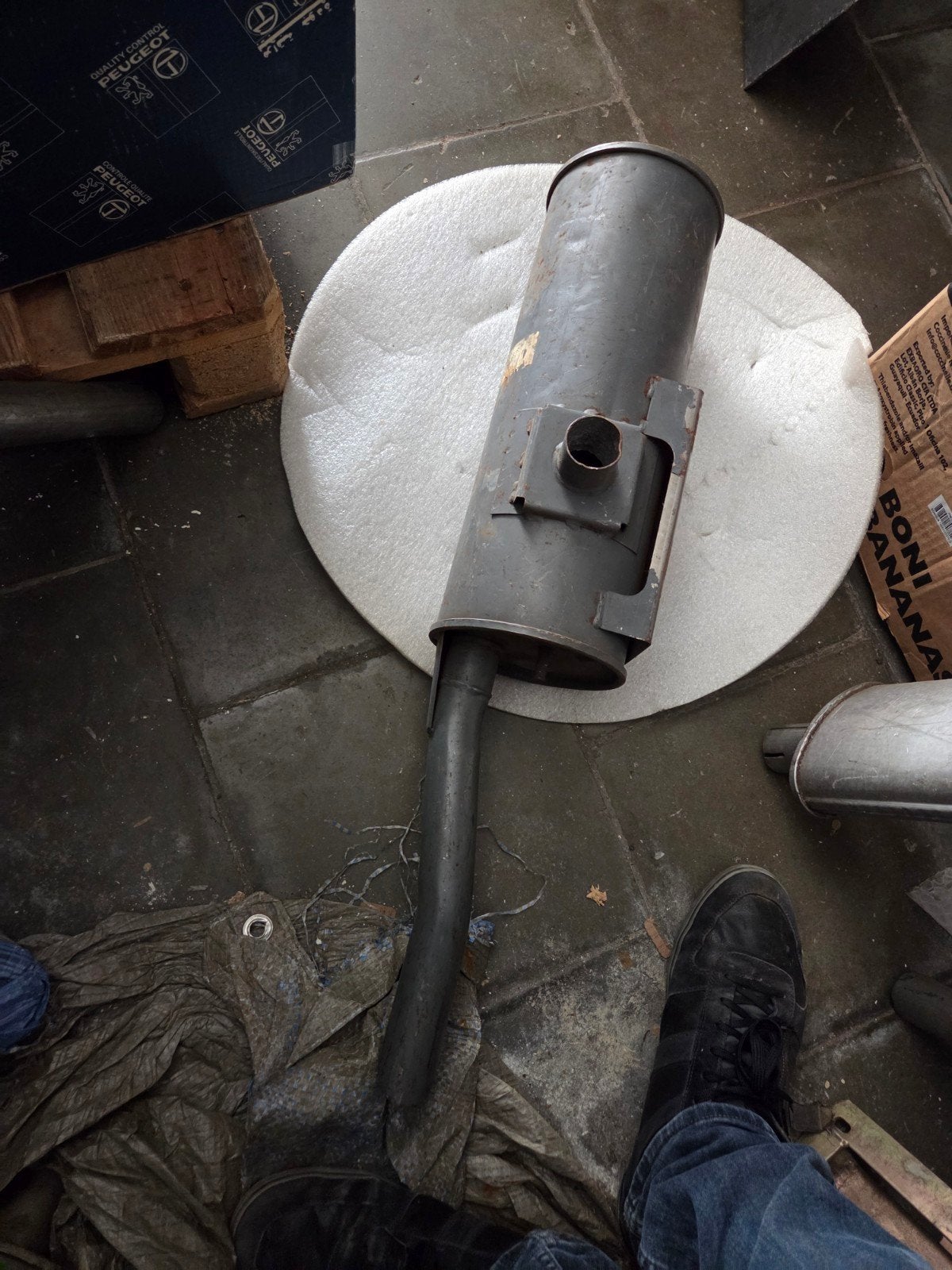 Pot d'échappement Simca 1000 neuf, Enlèvement