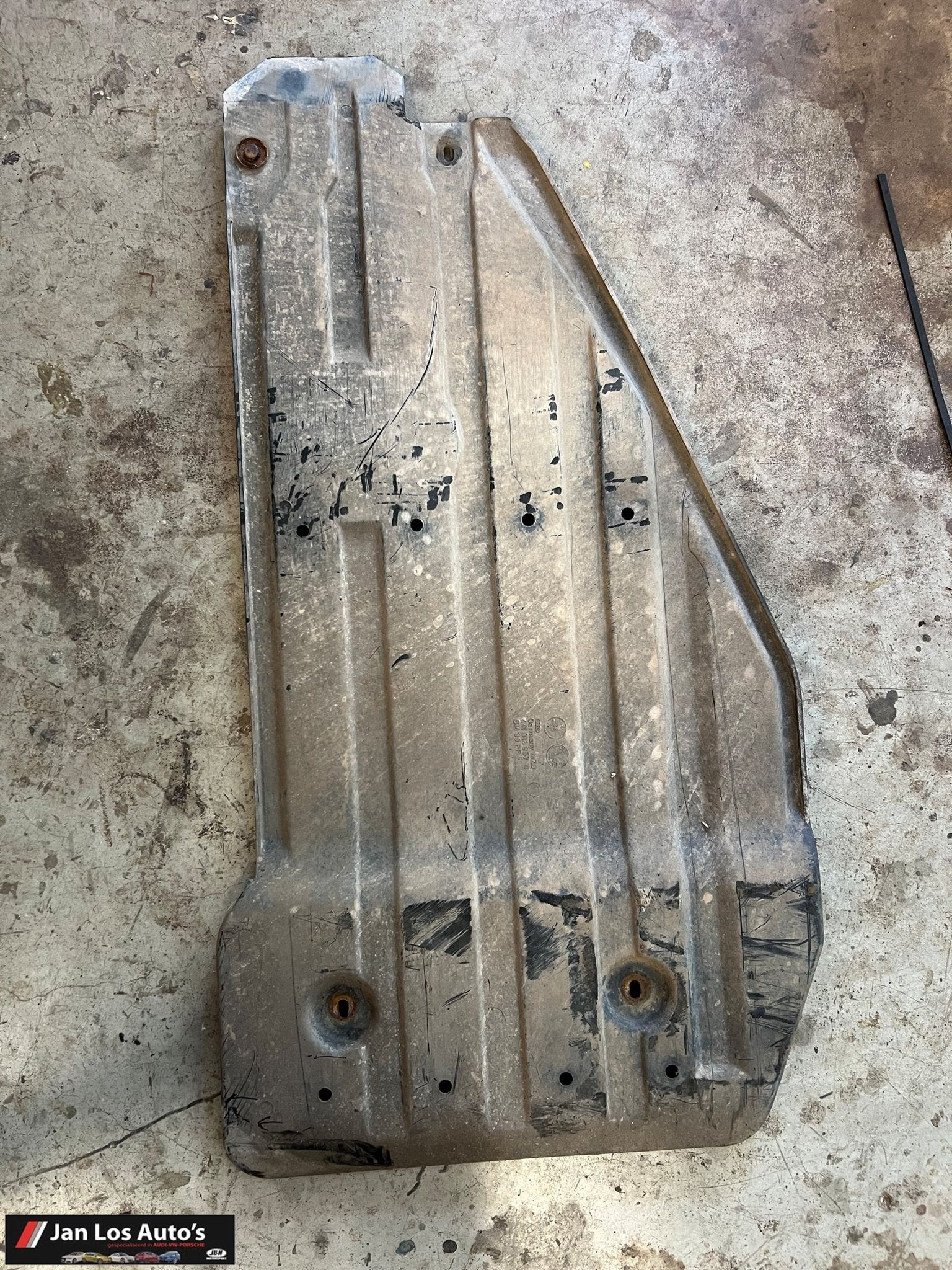 Audi V8 c3 typ 44 bodemplaat achter, Auto-onderdelen, Gebruikt, -, Achter, -