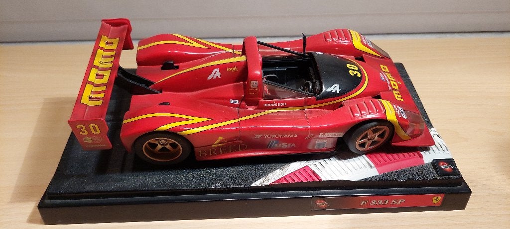Ferrari 333 SP Hot Wheels 1:18, Enlèvement ou Envoi, Comme neuf, Voiture, Hot Wheels