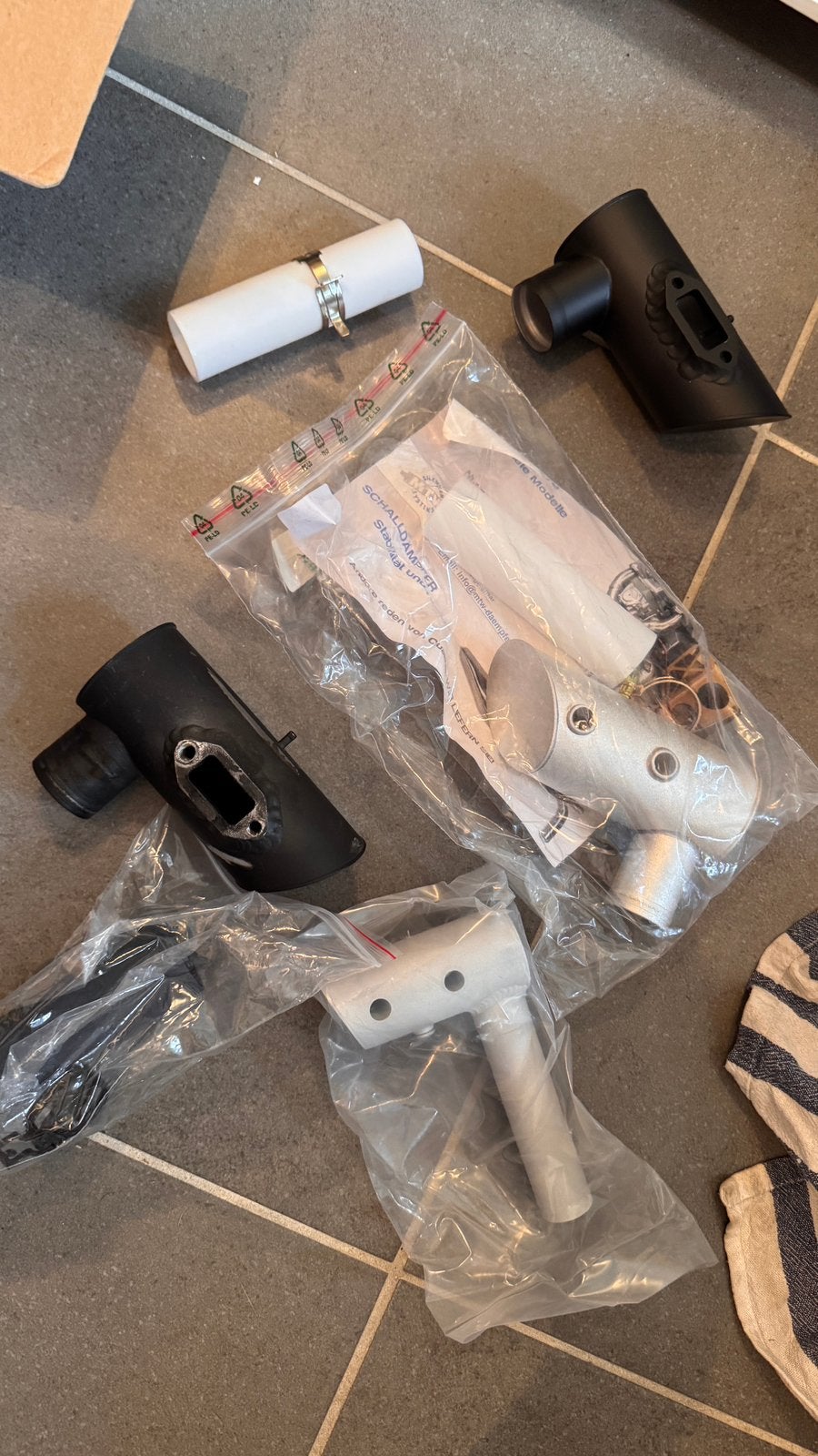Lot echappement gp 38 -76 dle 61-65, Enlèvement