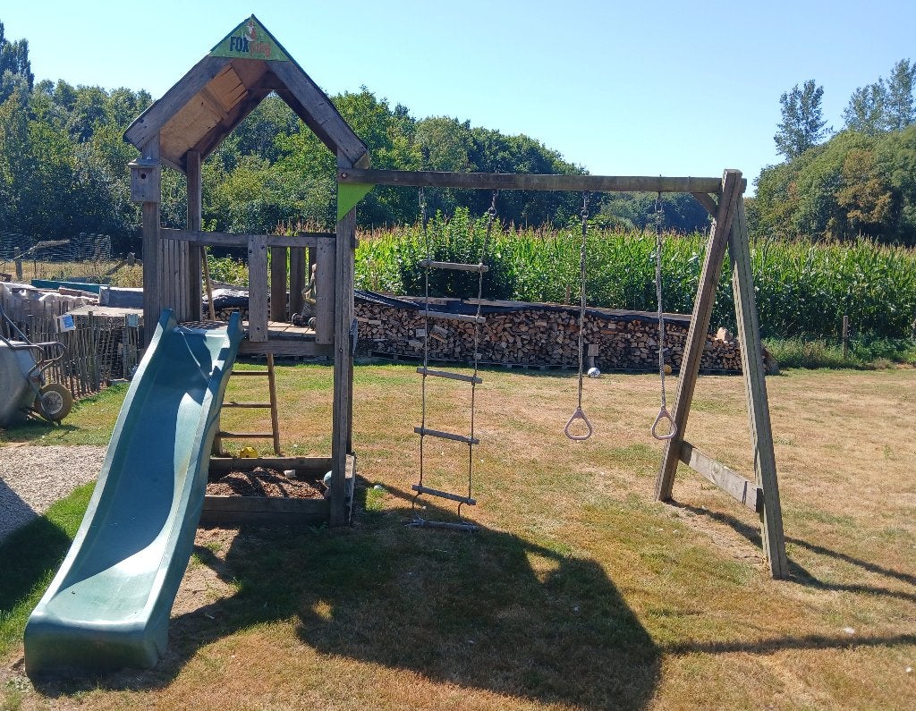 Houten speeltoren+schommel, klimladder & glijbaan, Kinderen en Baby's, Speelgoed | Buiten | Speeltoestellen, Ophalen, Gebruikt