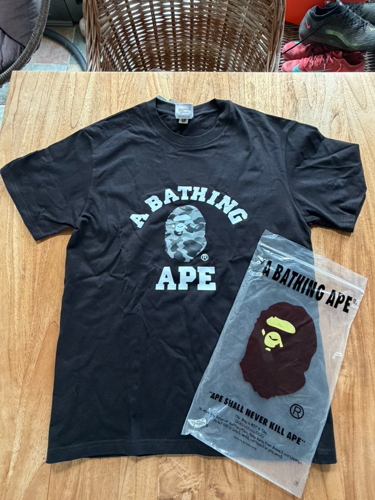 Bape tshirt, Enlèvement ou Envoi, Comme neuf, Taille 48/50 (M)