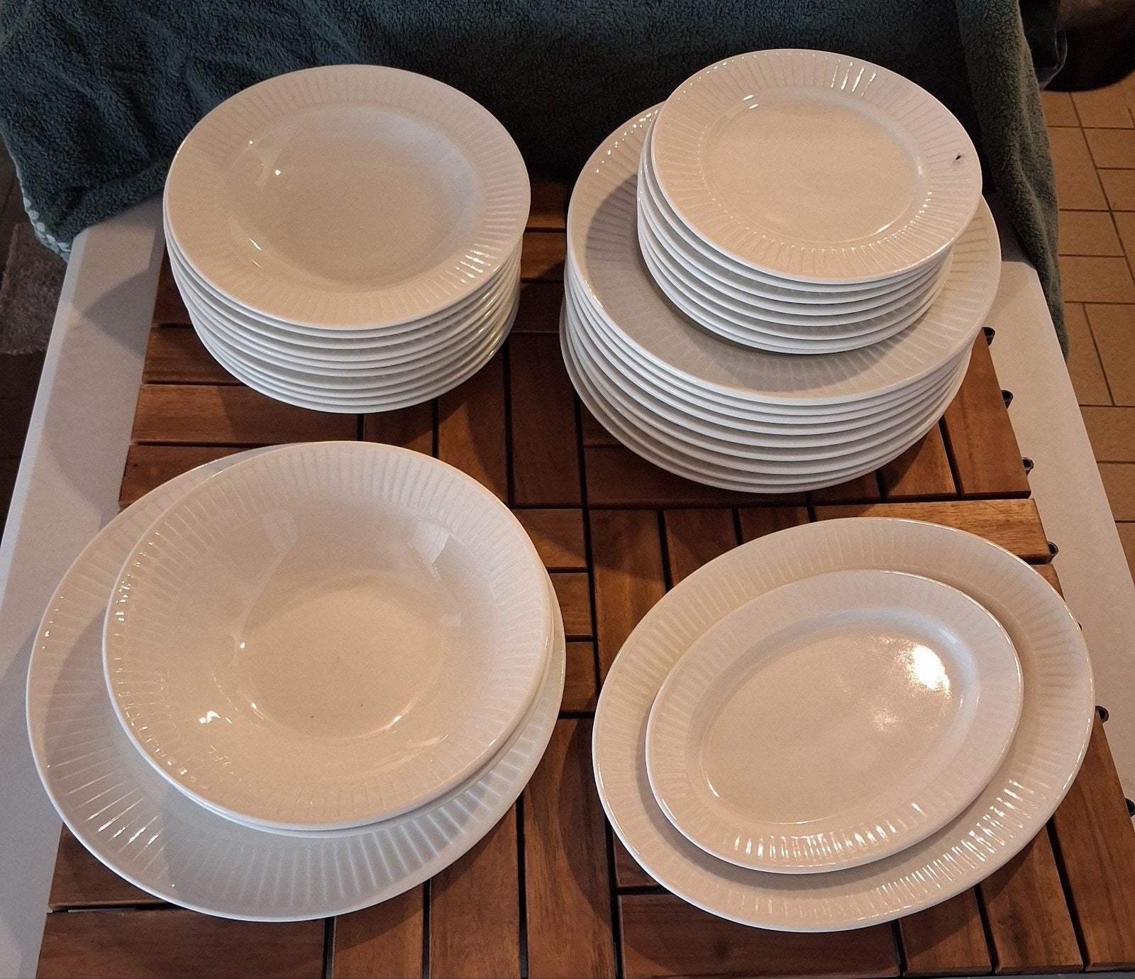 Servies. Wit. Platte, soep, dessert, pastaborden. 2 ovaal., Ophalen, Gebruikt, Klassiek, Bord(en)
