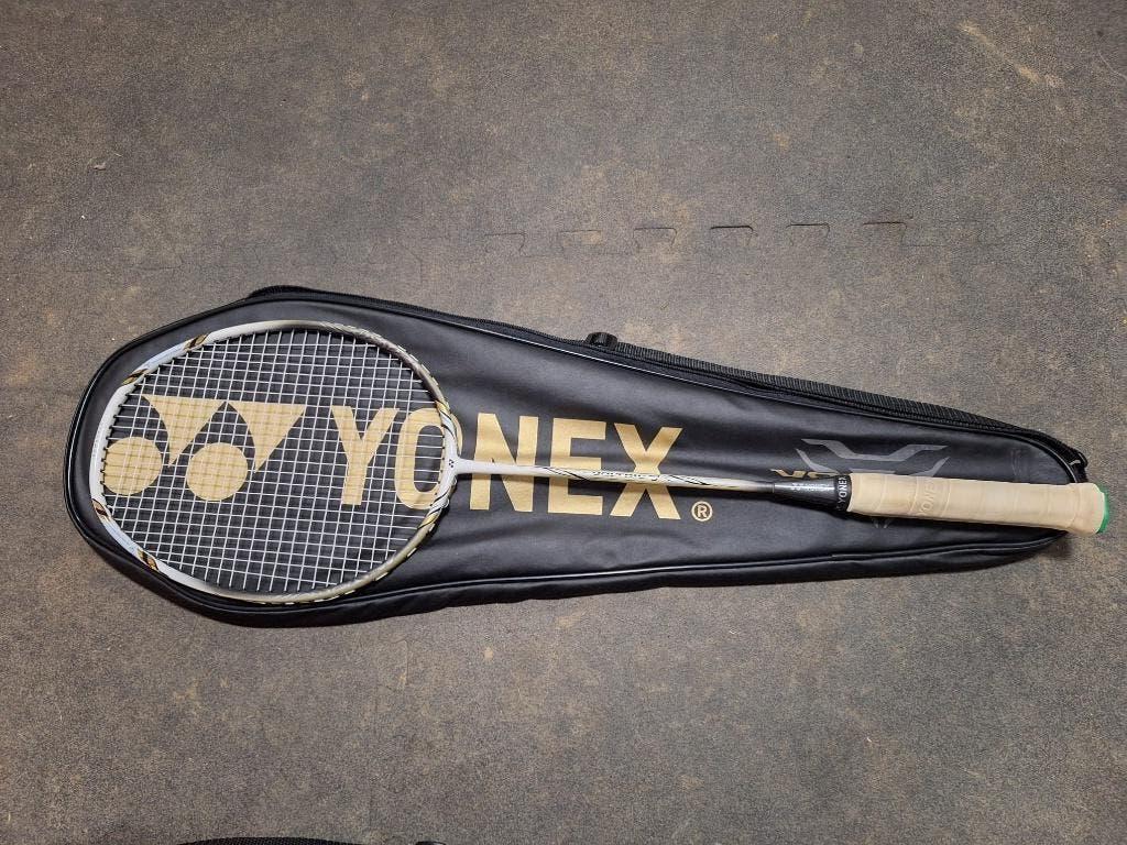 Badminton YONEX (Voltric 7 + Nanoray 600 + Arcsaber 3 Tour), Sport en Fitness, Badminton, Ophalen, Zo goed als nieuw, Racket(s)