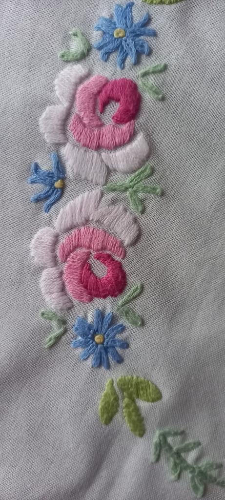 Handgemaakt tafelkleed vierkant roos bloemen 77 x 77 cm, Ophalen, Vierkant
