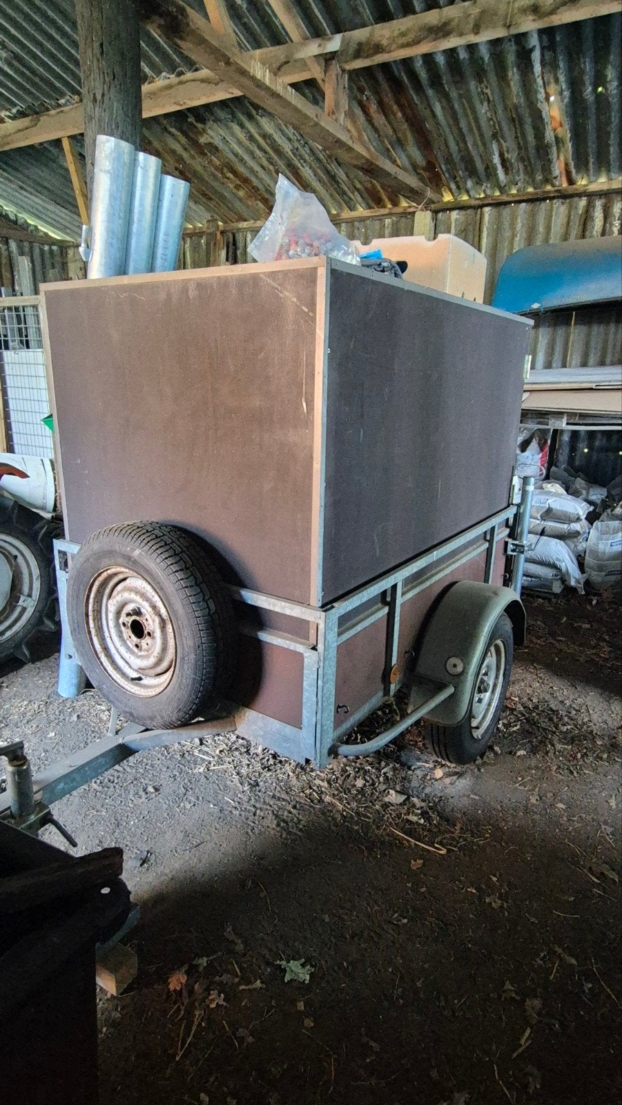 Gesloten aanhanger / bagagewagen, Enlèvement, Utilisé