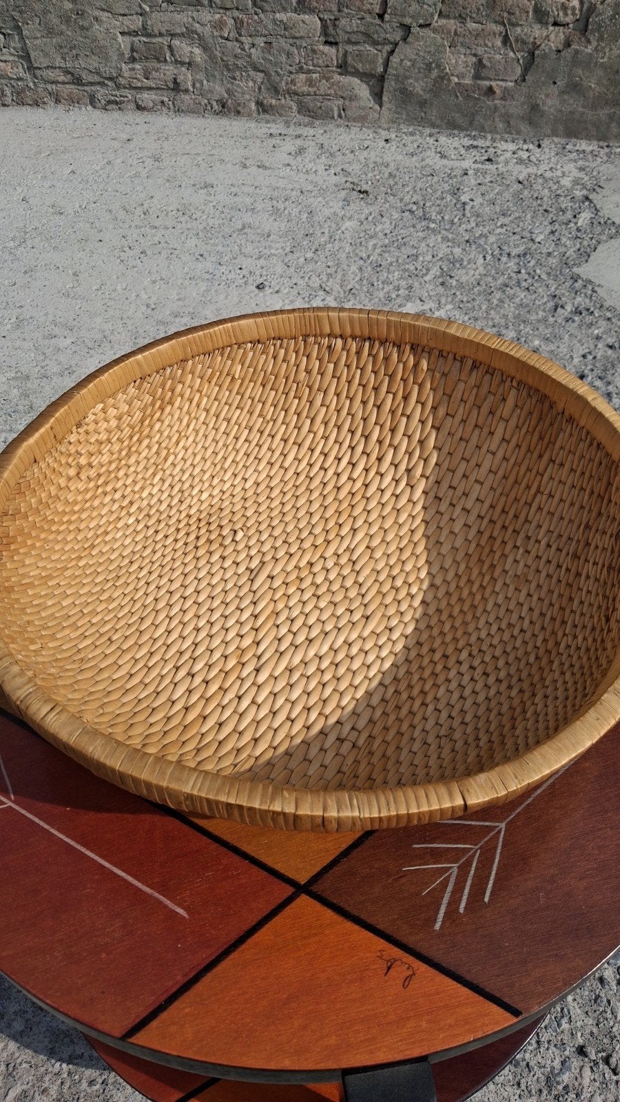 Grote gevlochten schaal / fruitmand (Boho & Landelijke stijl, Huis en Inrichting, Ophalen, Gevlochten, Natuurlijk materiaal, Rond
