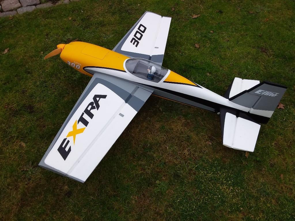 E-Flite Extra 300 , span 1,30 meter  BNF, Hobby en Vrije tijd, Modelbouw | Radiografisch | Vliegtuigen, Nieuw, Elektro, Ophalen