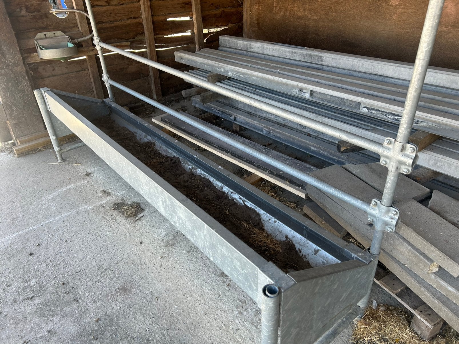 Nieuwe verzinkte eetbak voor neerhofdieren, Dieren en Toebehoren, Stalling en Weidegang, Accessoires