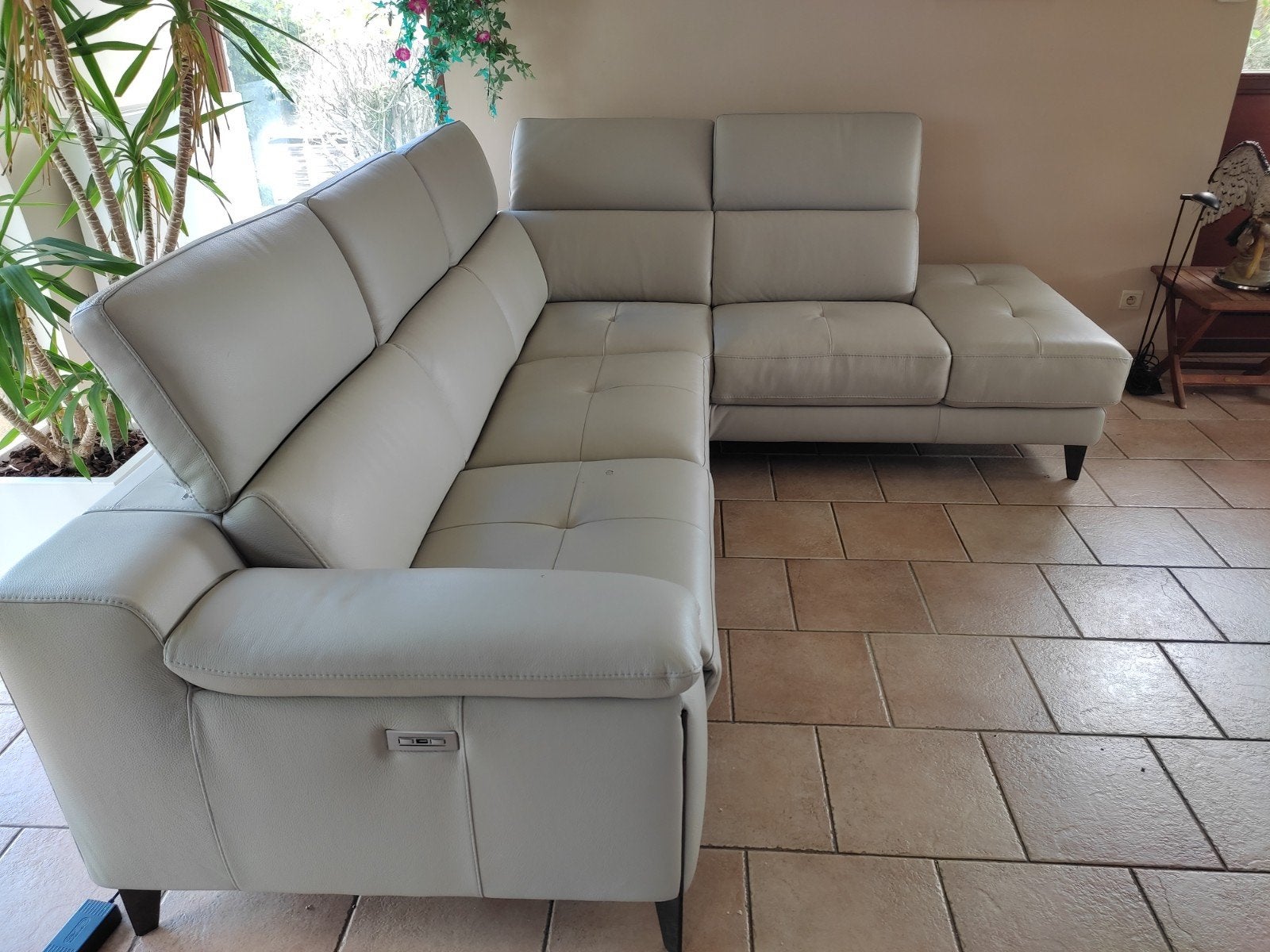 Divan en cuir beige gris avec une partie relax, Maison & Meubles, Banc d'angle, Enlèvement, Cuir, Quatre personnes ou plus