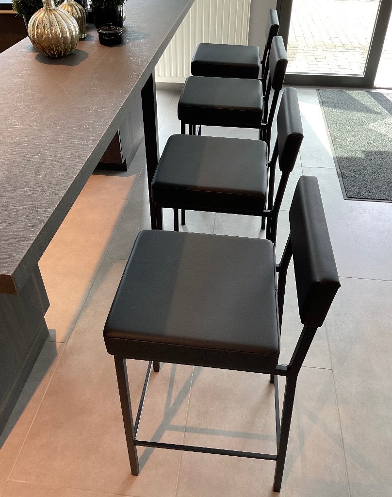 4 tabourets de bar du showroom, Neuf, 4 tabourets, Enlèvement, Cuir