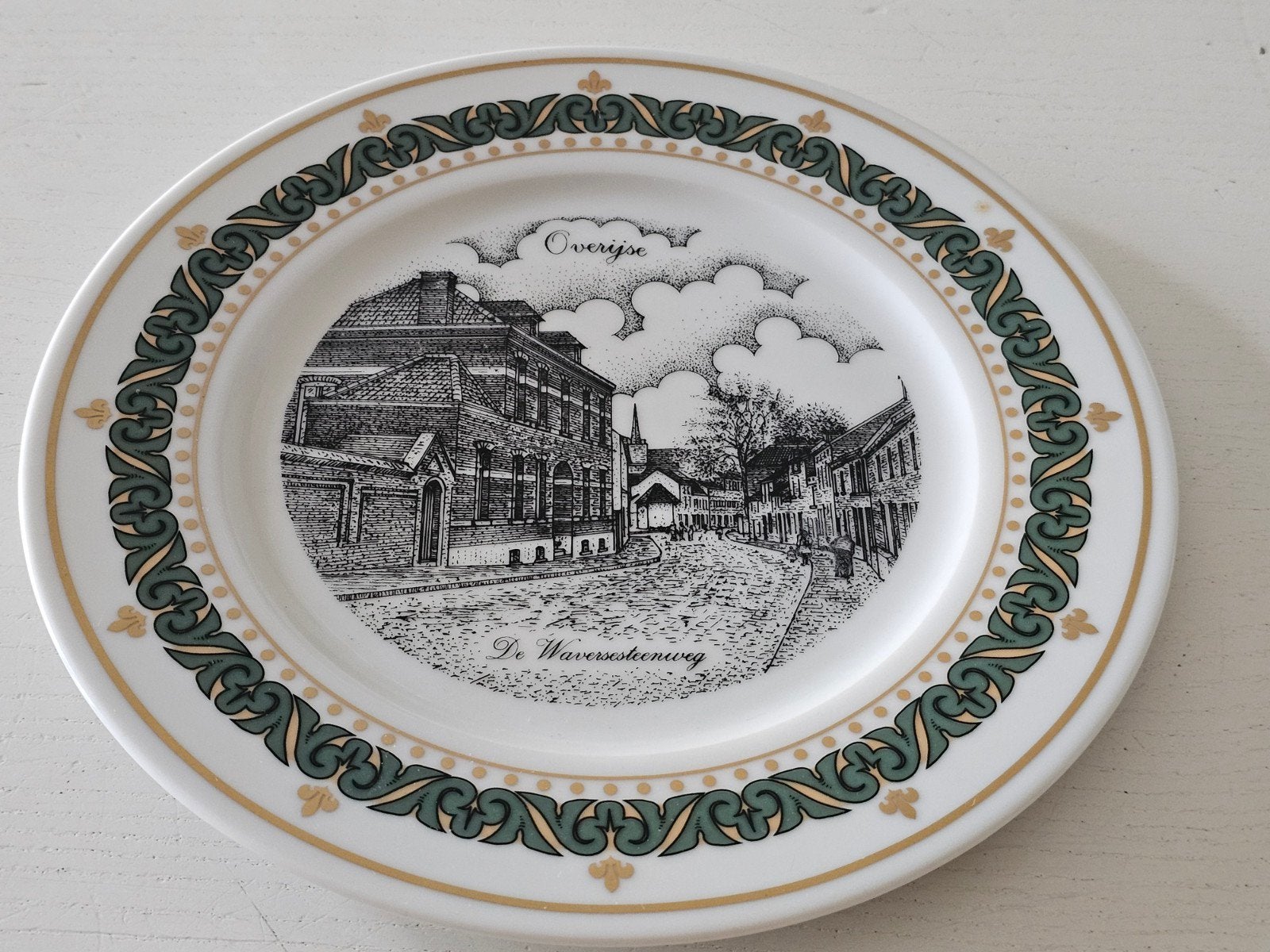 Porseleinen bord G. SWAENEPOEL overijse
Beperkte uitgave
Dia, Antiek en Kunst, Ophalen of Verzenden