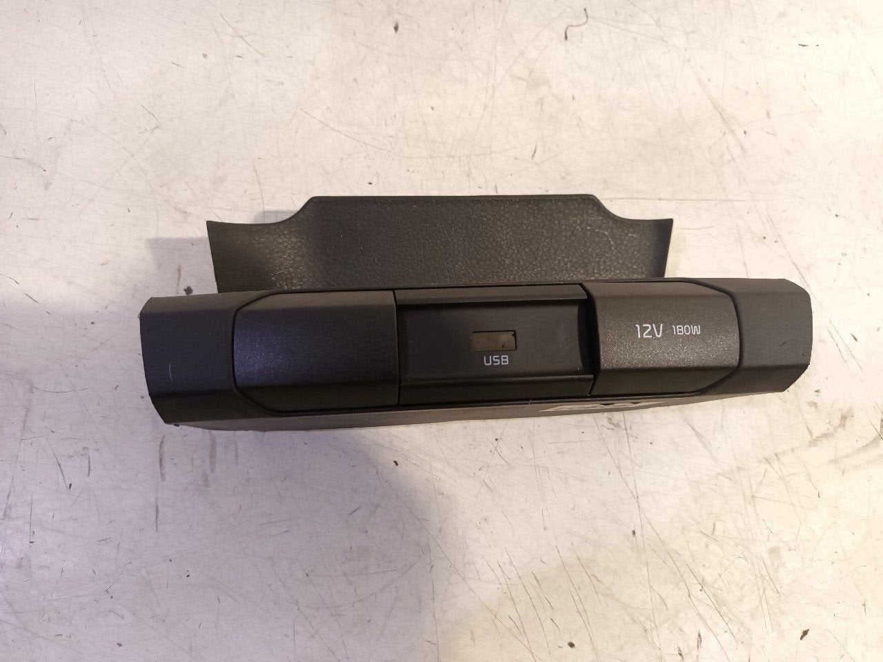 Aansluiting voor 12 volt Kia Picanto, Autos : Pièces & Accessoires, Électronique & Câbles, Kia, Utilisé, Origine de la pièce connue