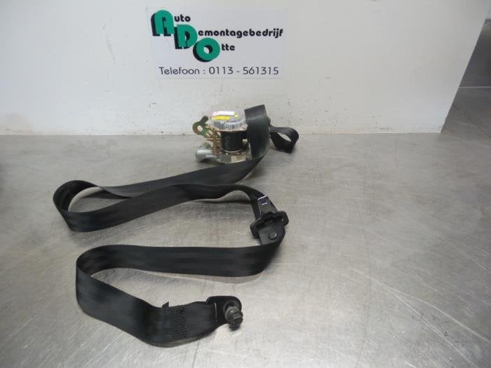Ceinture de sécurité avant droite d'un Nissan Micra (Micra, -, Utilisé, -, Nissan