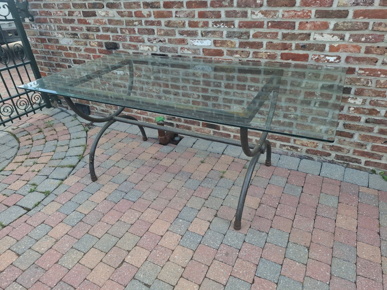Metalen tuintafel met glazen tafelblad!  zeer stevig!, Tuin en Terras, Tuintafels, Ophalen