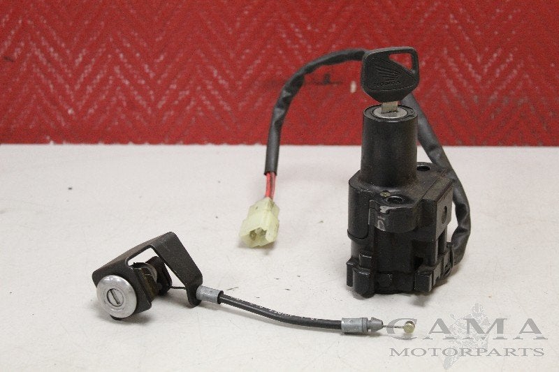 ENSEMBLE DE VERROU ET CYLINDRE DE PORTES Honda, Dhr. S. di Majo, Utilisé, Info@cama-motorparts.nl, P.J. Troelstraweg 8 8
3144 CX  MAASSLUIS, NL