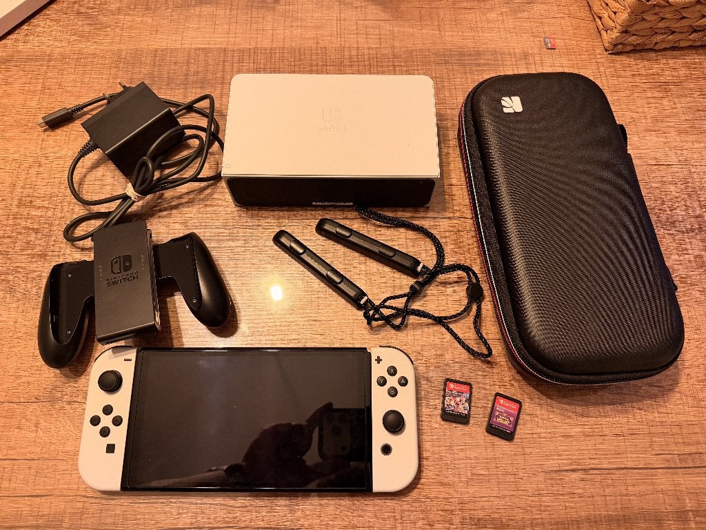Nintendo Switch Oled bundel, Switch OLED, Met games, Met 2 controllers, Ophalen of Verzenden