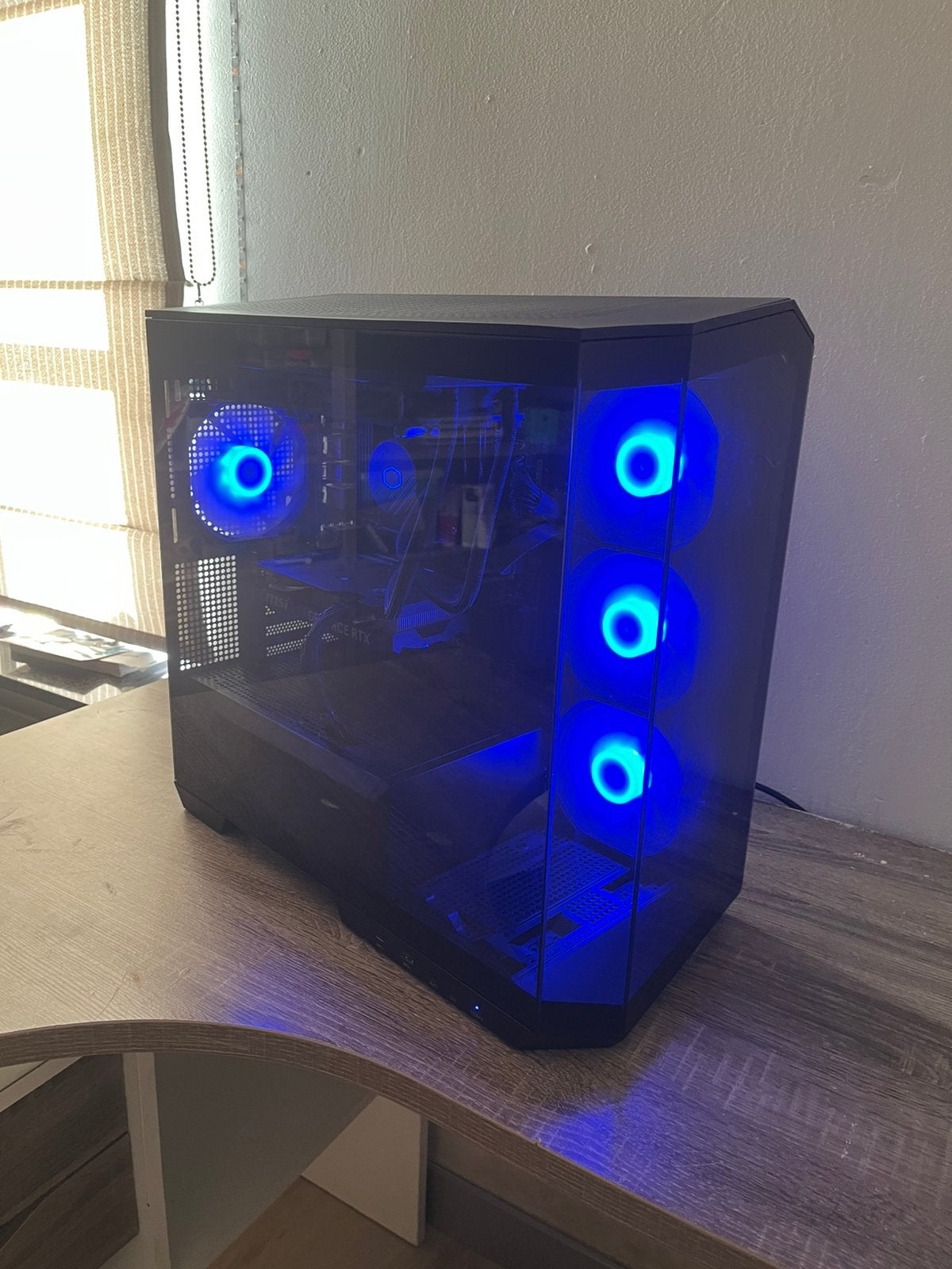 Gaming PC - Rtx 4060, Ryzen 7 5070X3D, 32 GB Ram, Ophalen, Zo goed als nieuw