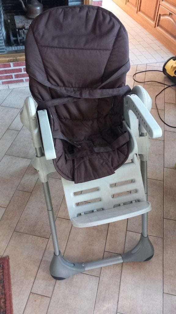 kinderstoel met afneembaar tafeltje en opvouwbaar, Kinderen en Baby's, Ophalen, Gebruikt