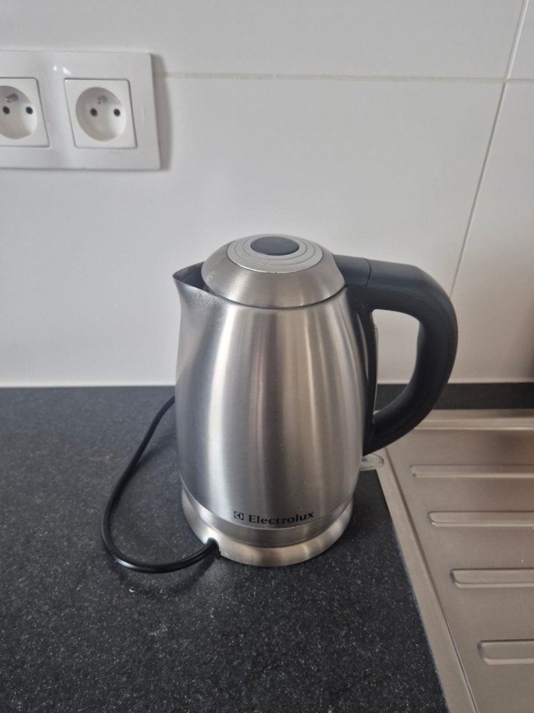 waterkoker, Electroménager, Bouilloires, 1 à 2 litres, Enlèvement, Comme neuf, Sans fil