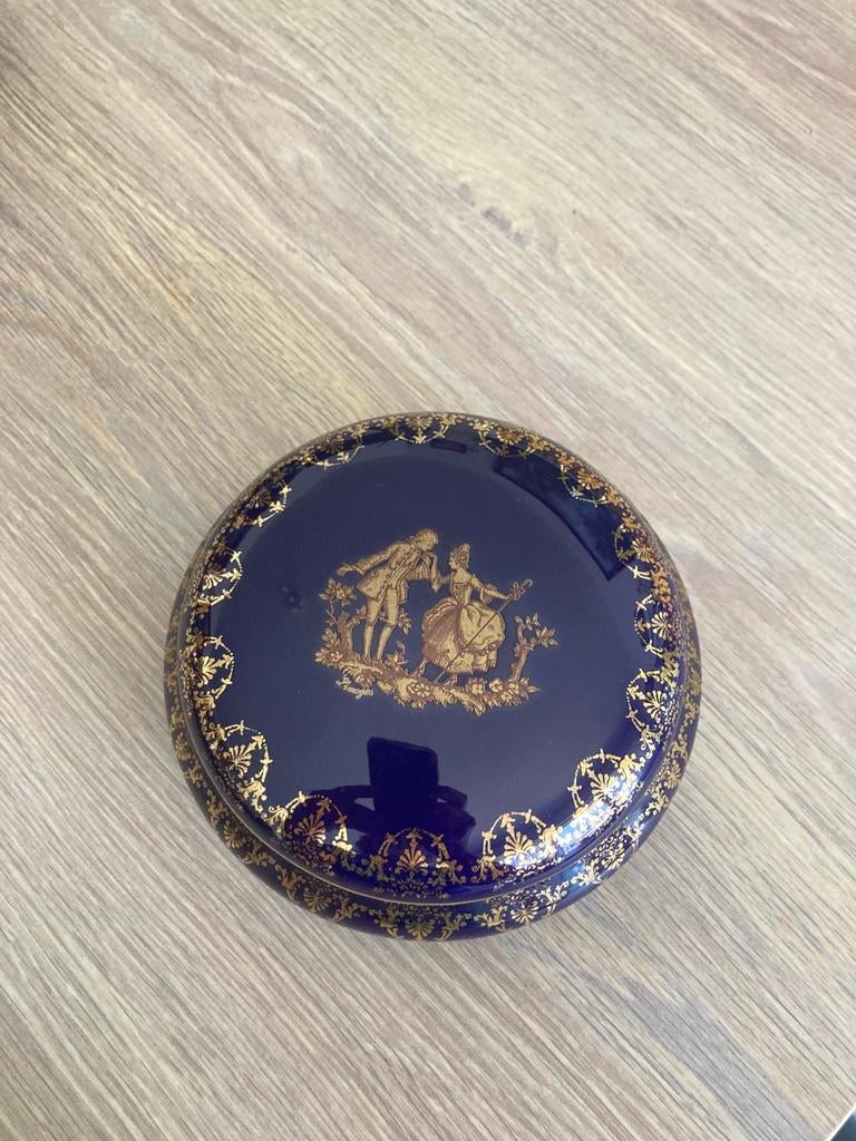Prachtige Limoges Porseleinen doos 24 karaat goud Fragonard, Antiek en Kunst, Ophalen of Verzenden