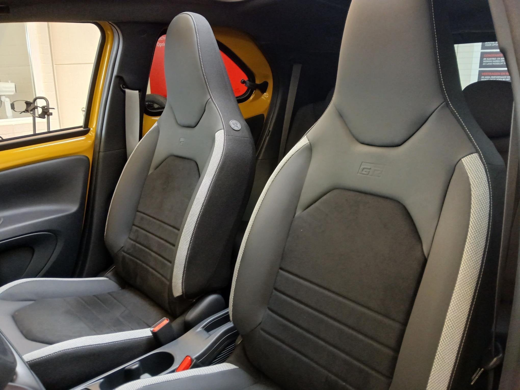 Toyota Aygo X GR SPORT, Auto's, Automaat, Stof, Zwart, Nieuw