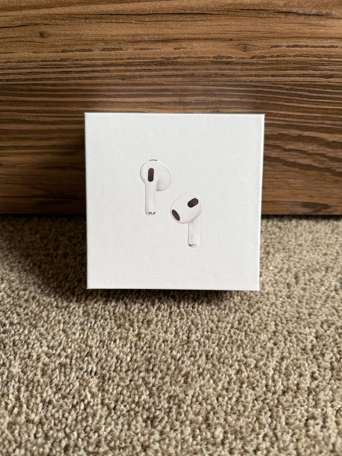 AirPods 3 met MagSafe Charging Case Nieuw & Fabrieksgeseald, Autres marques, Comme neuf, Blanc, Intra-auriculaires (Earbuds)